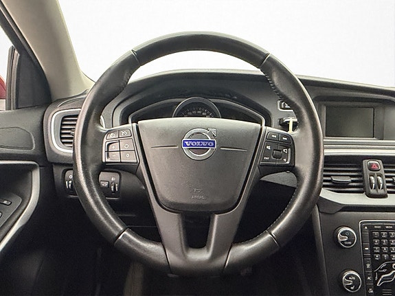 Volvo V40 13 of 28