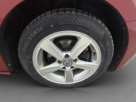 Volvo V40 28 of 28