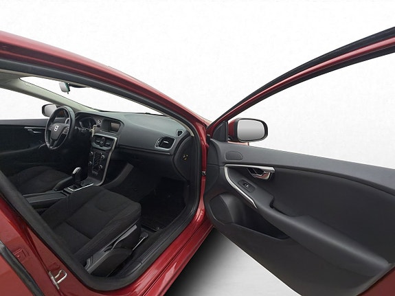 Volvo V40 23 of 28