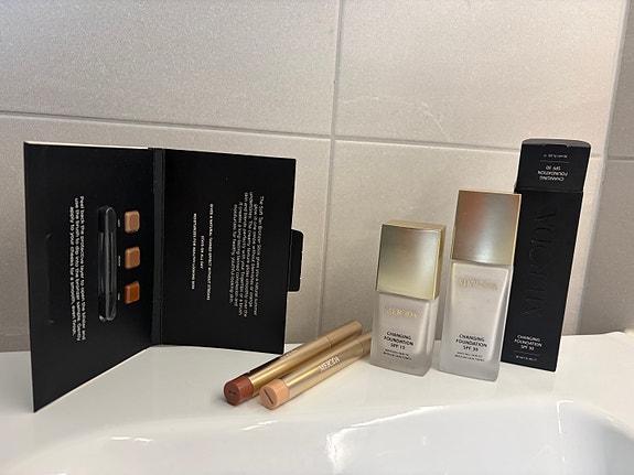 Product image 1 of 2