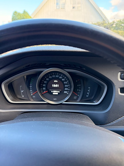 Volvo V40 8 of 13