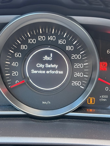 Volvo V40 9 of 13