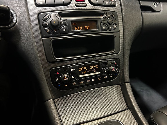 Mercedes-Benz C32 24 of 28