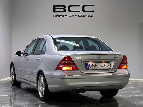 Mercedes-Benz C32 7 of 28