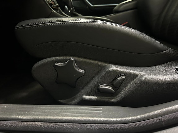 Mercedes-Benz C32 21 of 28