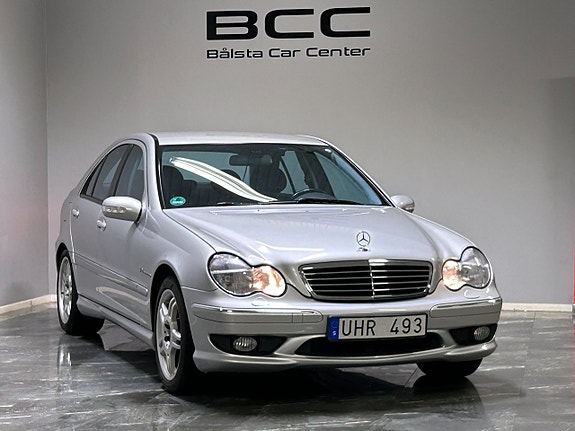 Mercedes-Benz C32 6 of 28