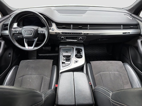 Audi Q7 10 of 19