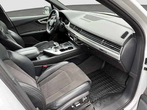 Audi Q7 11 of 19
