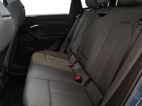 Audi Q6 e-tron 10 of 25