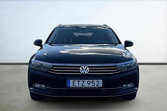 Volkswagen Passat 8 of 21