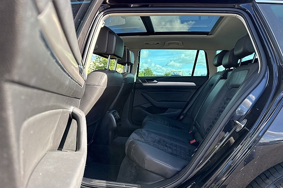 Volkswagen Passat 14 of 21