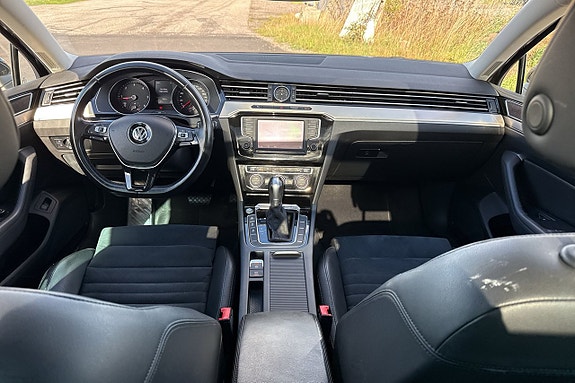 Volkswagen Passat 15 of 21