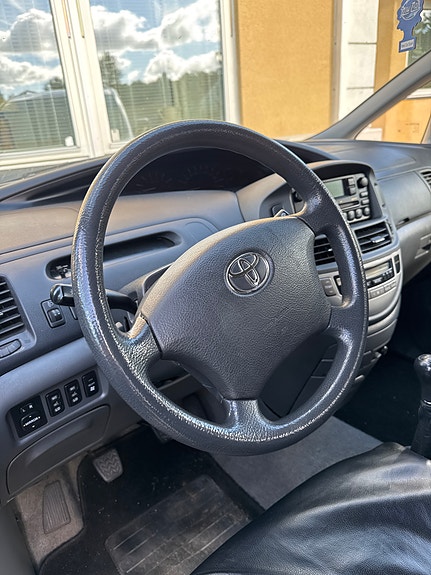 Toyota Previa 5 of 7
