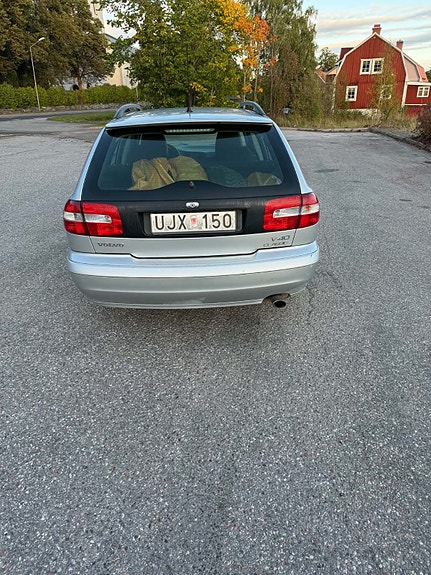 Volvo V40 4 of 6