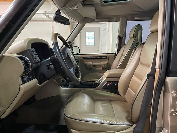 Land Rover Discovery 6 of 14