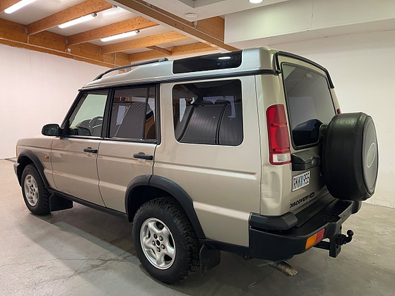 Land Rover Discovery 9 of 14