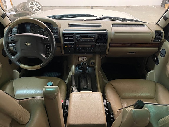 Land Rover Discovery 7 of 14