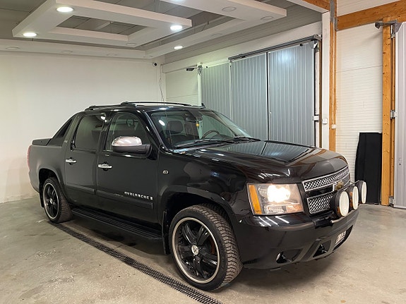 Chevrolet Avalanche 3 of 14