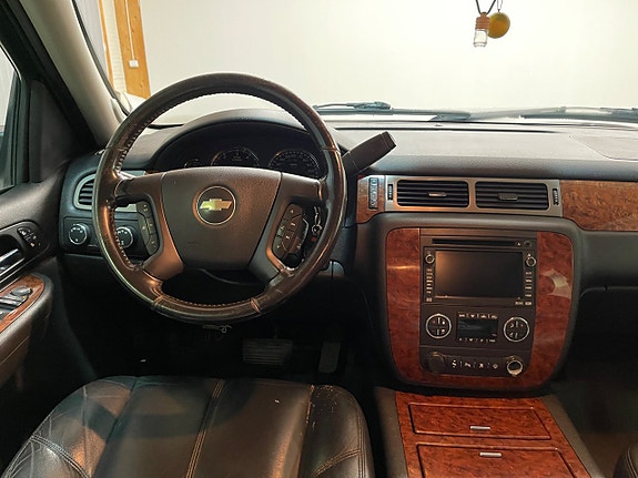 Chevrolet Avalanche 9 of 14