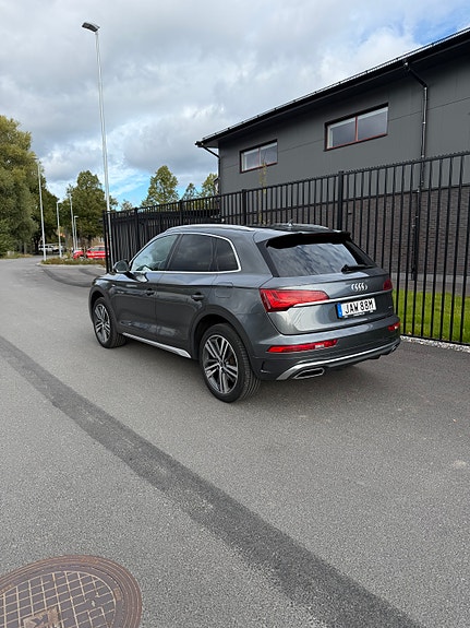 Audi Q5 2 of 3