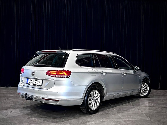 Volkswagen Passat 8 of 26