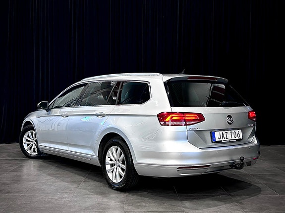 Volkswagen Passat 7 of 26
