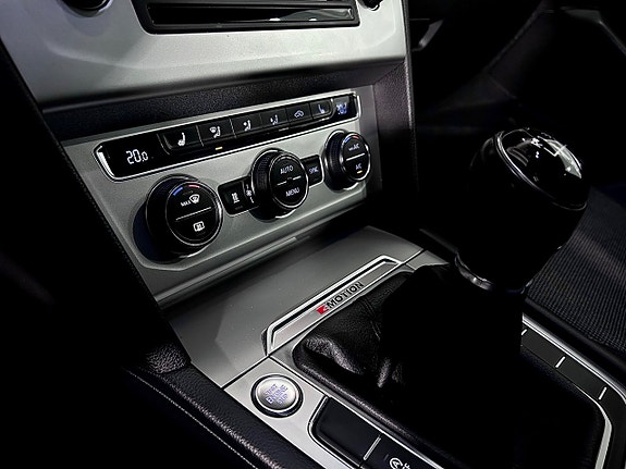 Volkswagen Passat 20 of 26