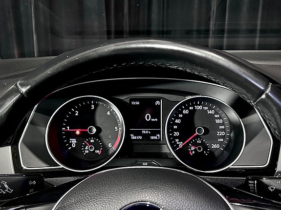Volkswagen Passat 24 of 26