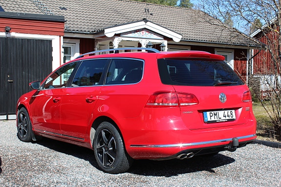 Volkswagen Passat 2 of 3