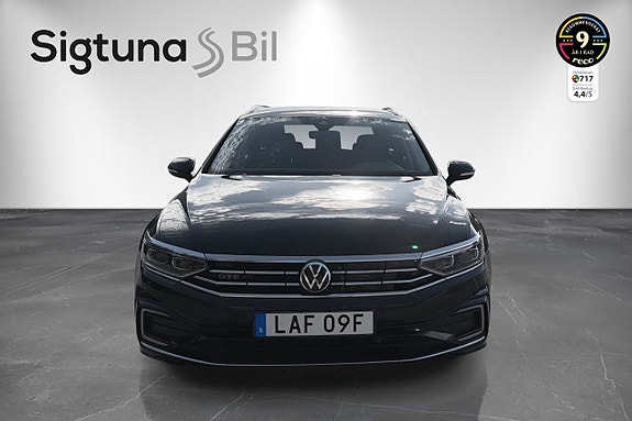 Volkswagen Passat 8 of 25