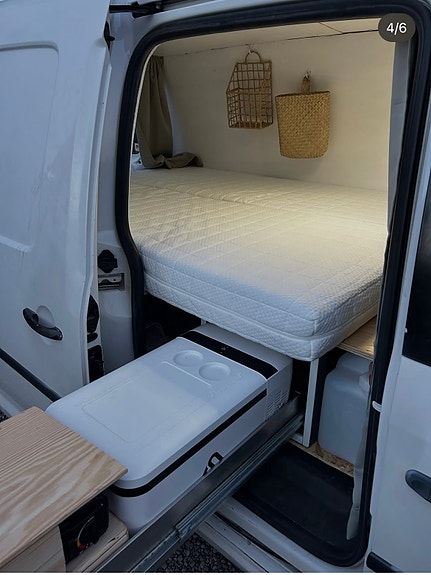 Volkswagen Caddy Maxi 2 of 9