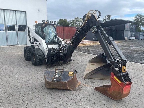 Bobcat A300 All-wheel steer 2 of 12