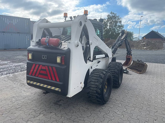 Bobcat A300 All-wheel steer 6 of 12