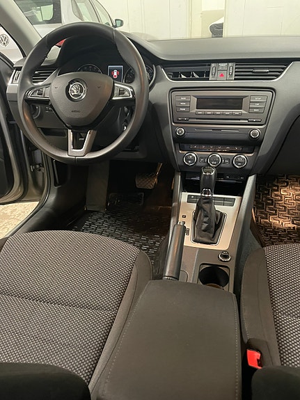Skoda Octavia 8 of 19