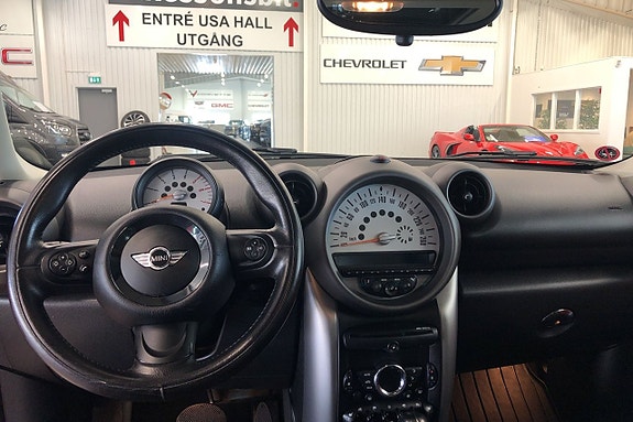 MINI Countryman Cooper D 8 of 12