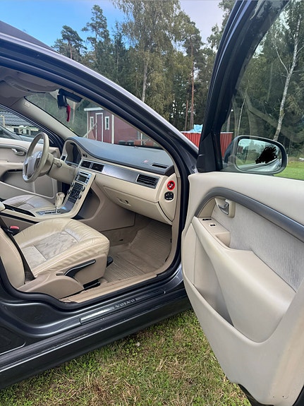 Volvo V70 5 of 5