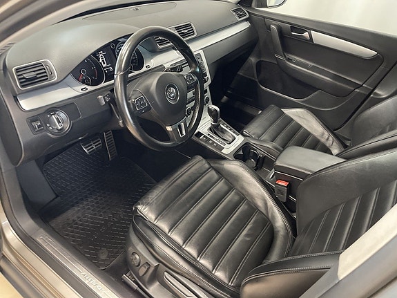 Volkswagen Passat Alltrack 5 of 7