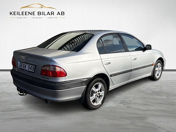 Toyota Avensis 8 of 21