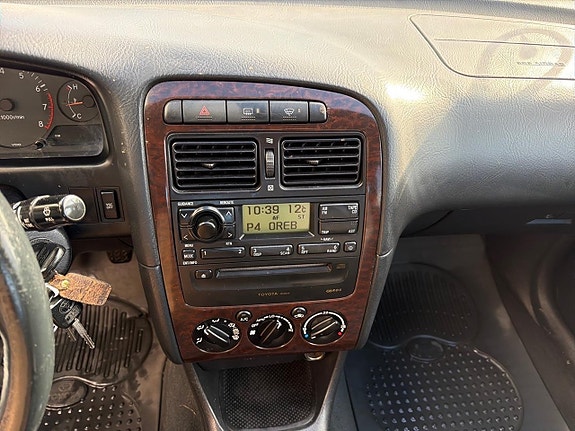Toyota Avensis 11 of 21