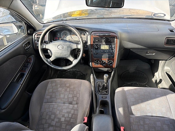 Toyota Avensis 16 of 21