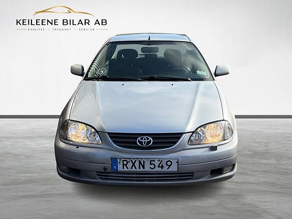 Toyota Avensis 4 of 21