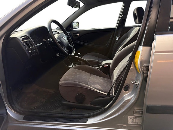 Toyota Avensis 15 of 21
