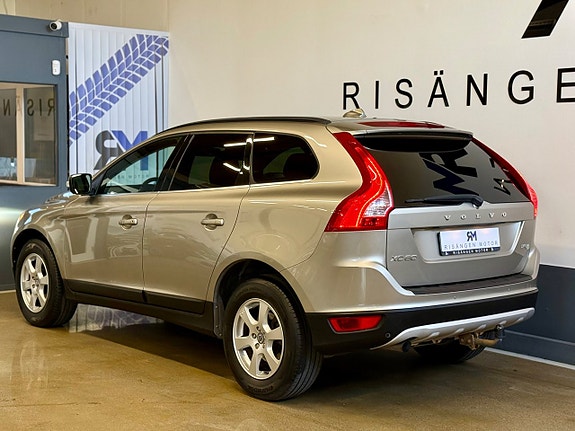 Volvo XC60 3 of 16
