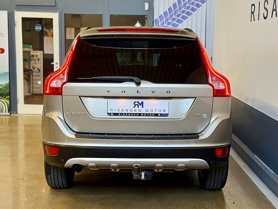 Volvo XC60 7 of 16