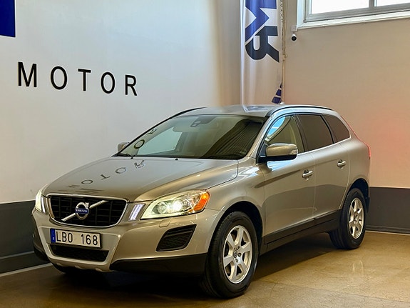 Volvo XC60 2 of 16