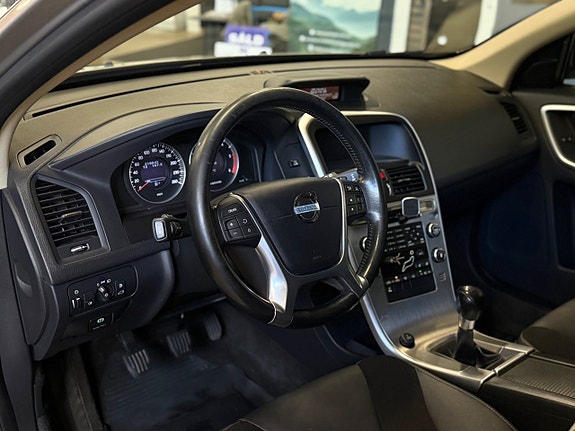 Volvo XC60 9 of 16