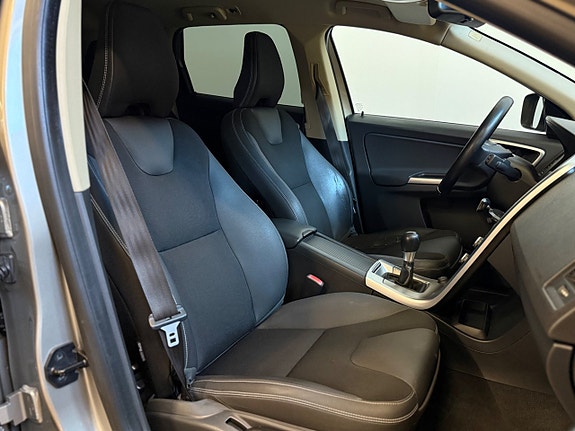 Volvo XC60 14 of 16