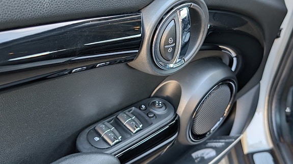 MINI Cooper 10 of 20