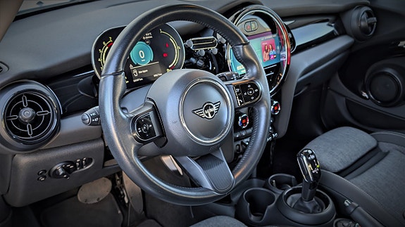 MINI Cooper 9 of 20