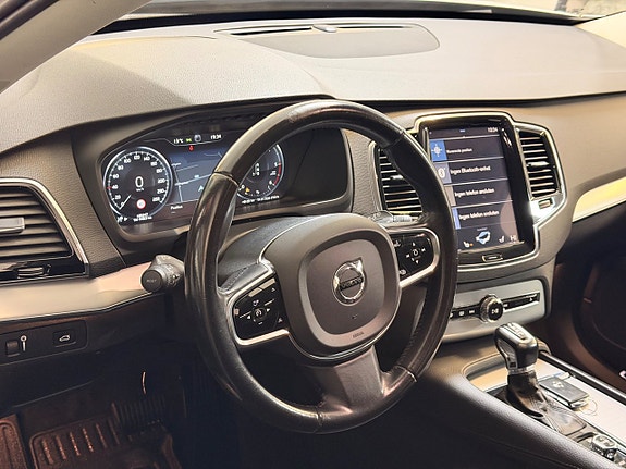 Volvo XC90 19 of 24